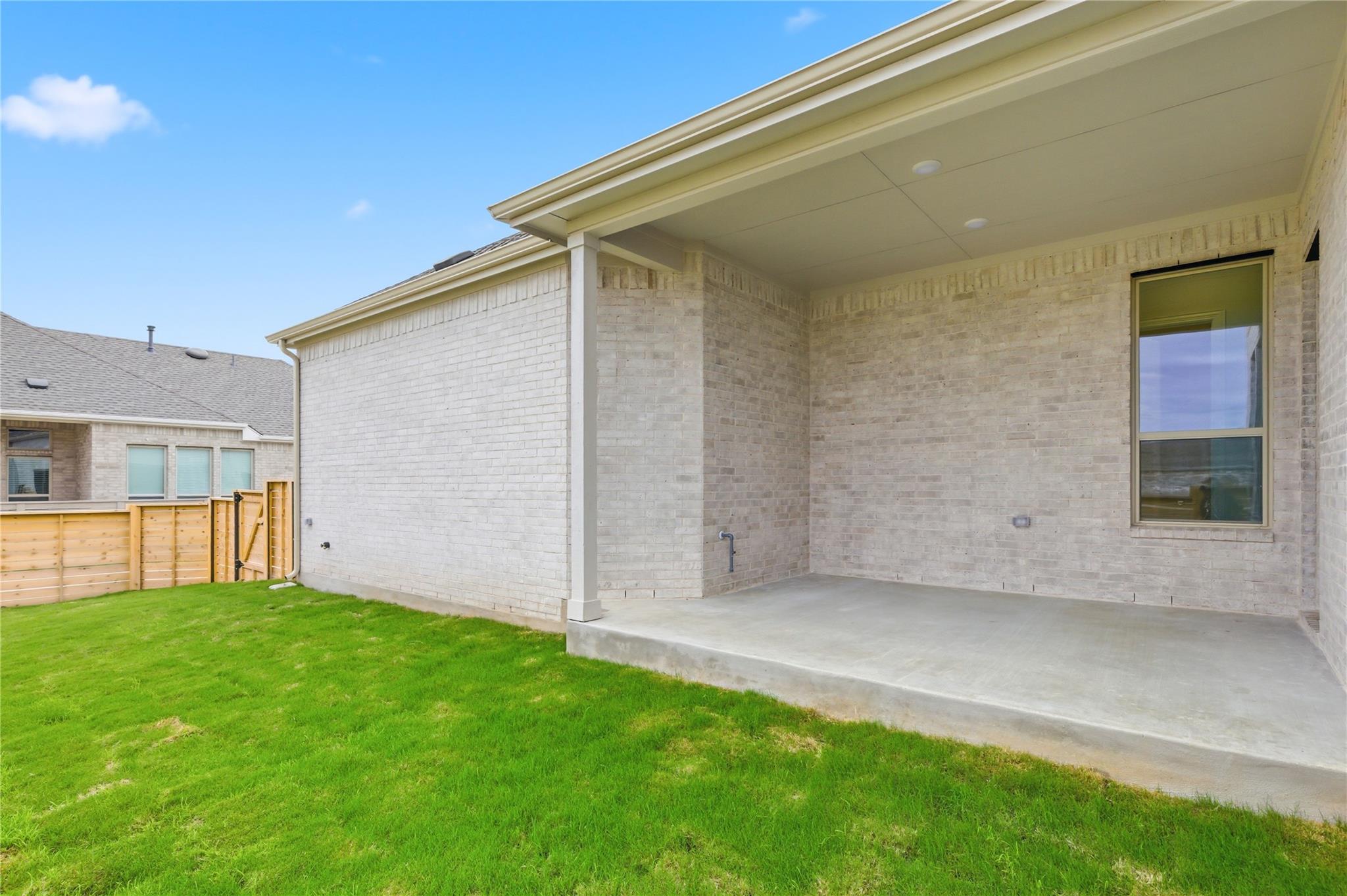 305 Brandywine Rd, Hutto, TX 78634
