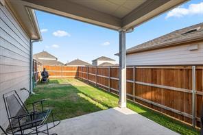 112 Doodle Ln, Hutto, TX 78634