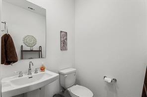 112 Doodle Ln, Hutto, TX 78634