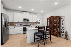 112 Doodle Ln, Hutto, TX 78634