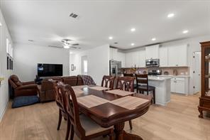 112 Doodle Ln, Hutto, TX 78634