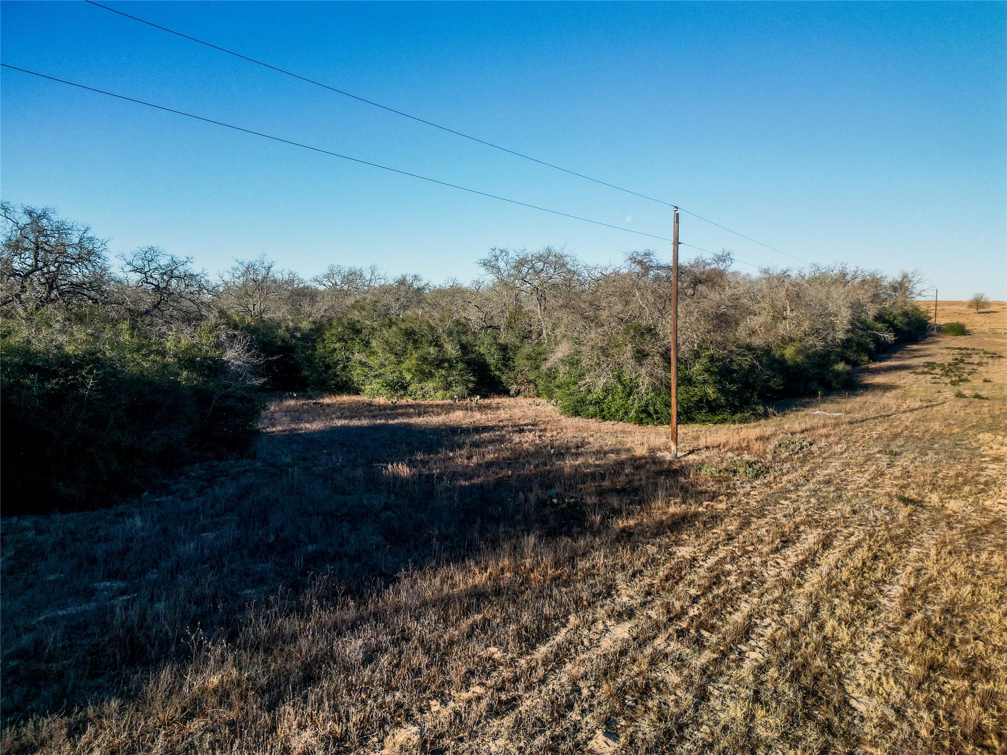 000 Sandy Pine Rd, Luling, TX 78648