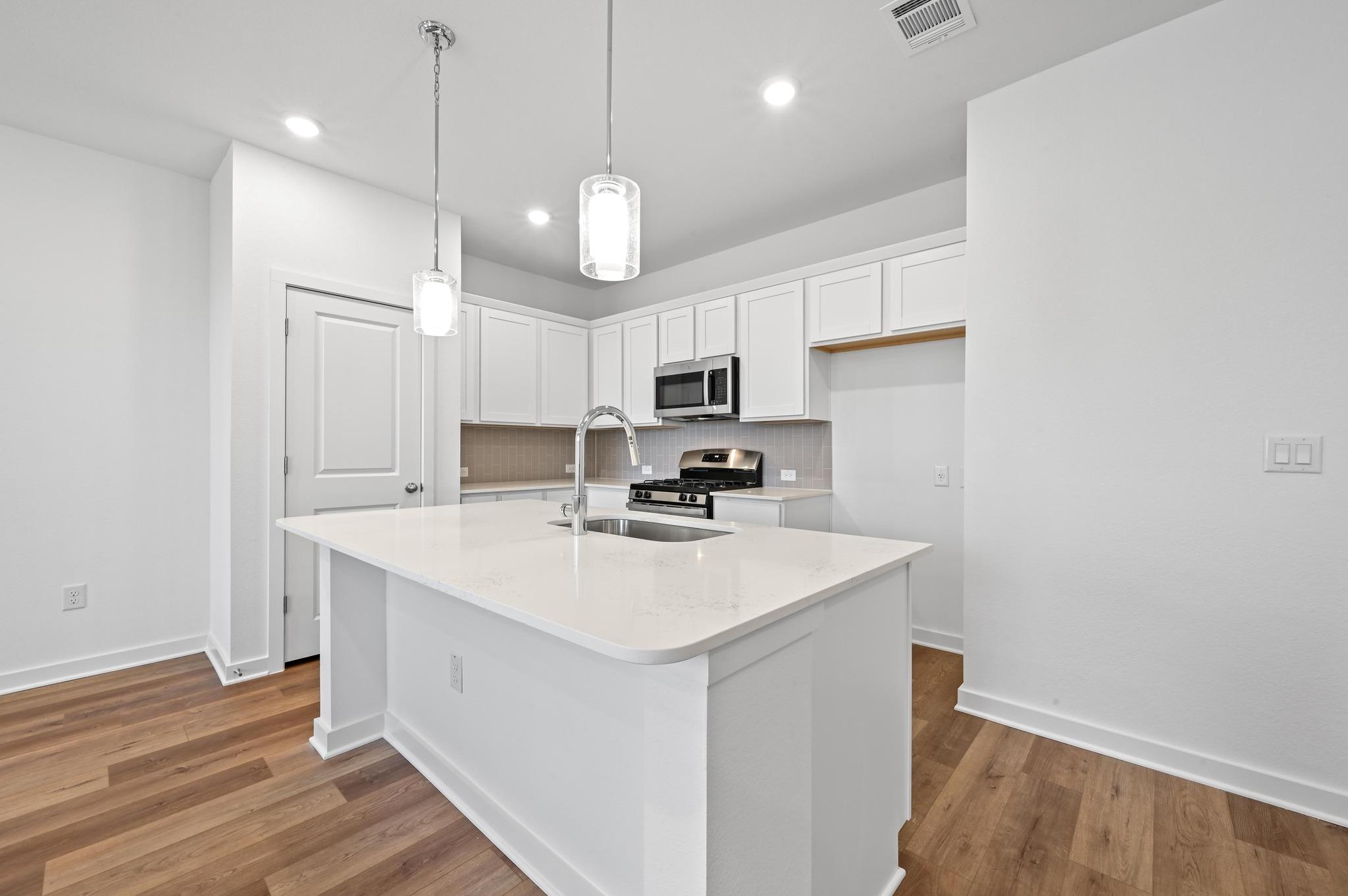 497 Orleanian Dr # B, Buda, TX 78610