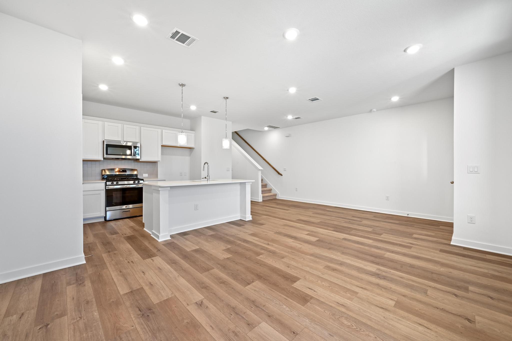 497 Orleanian Dr # B, Buda, TX 78610