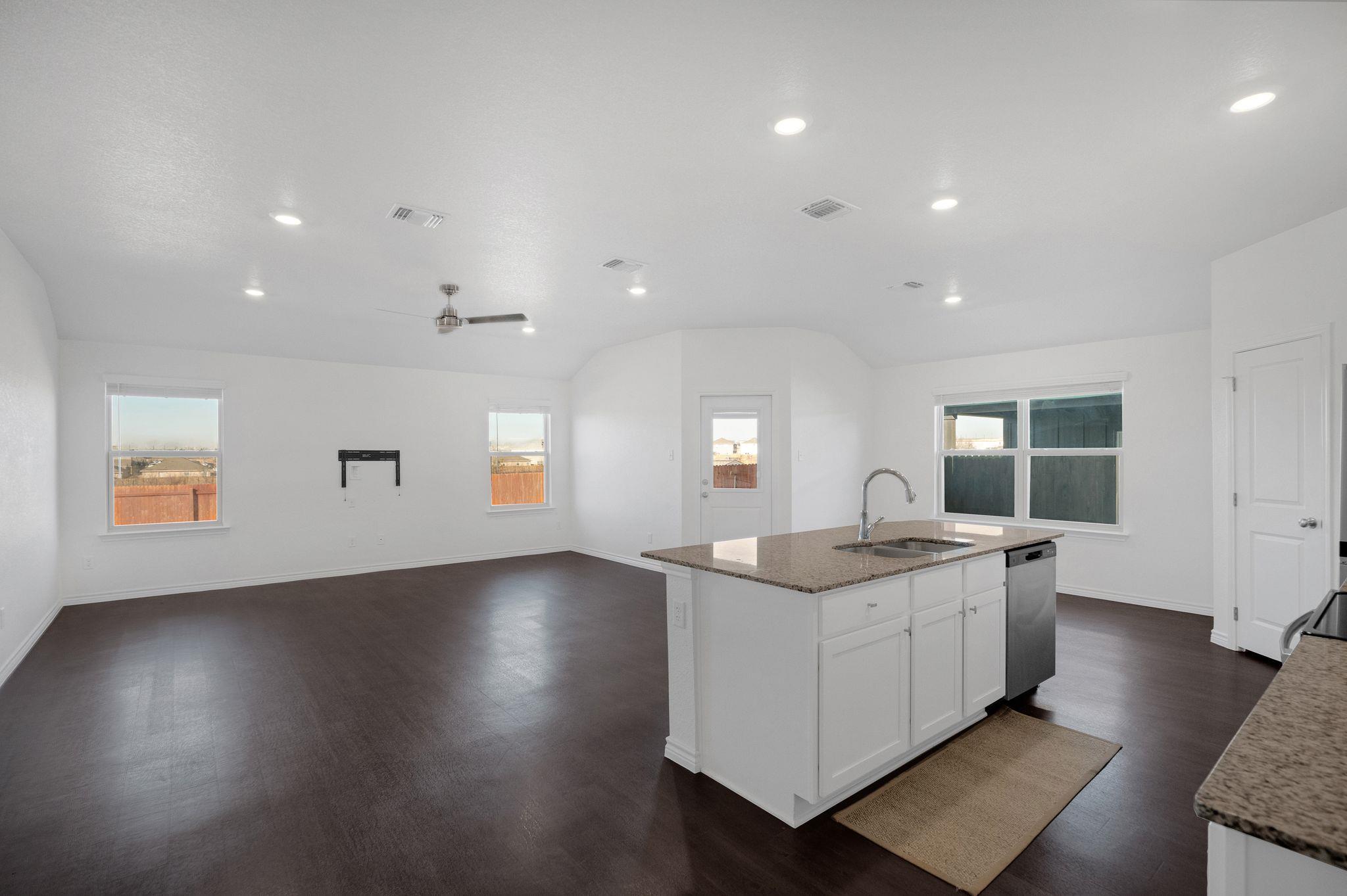 608 Double Vision Rd, Jarrell, TX 76537