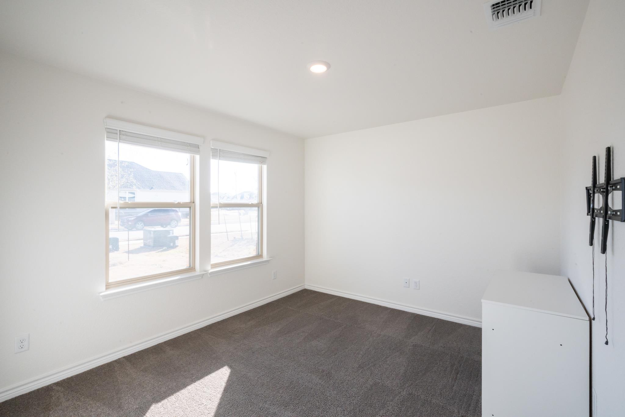 608 Double Vision Rd, Jarrell, TX 76537