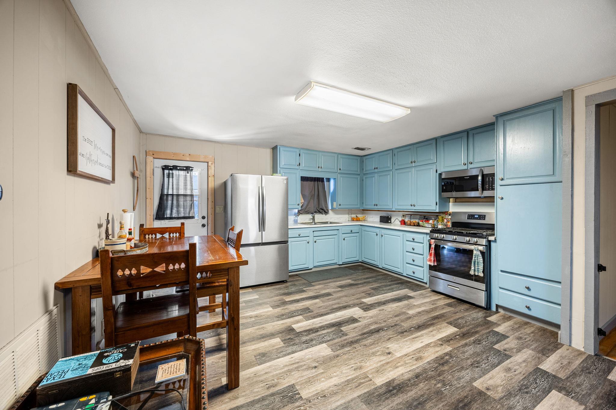 200 College Ave, Florence, TX 76527