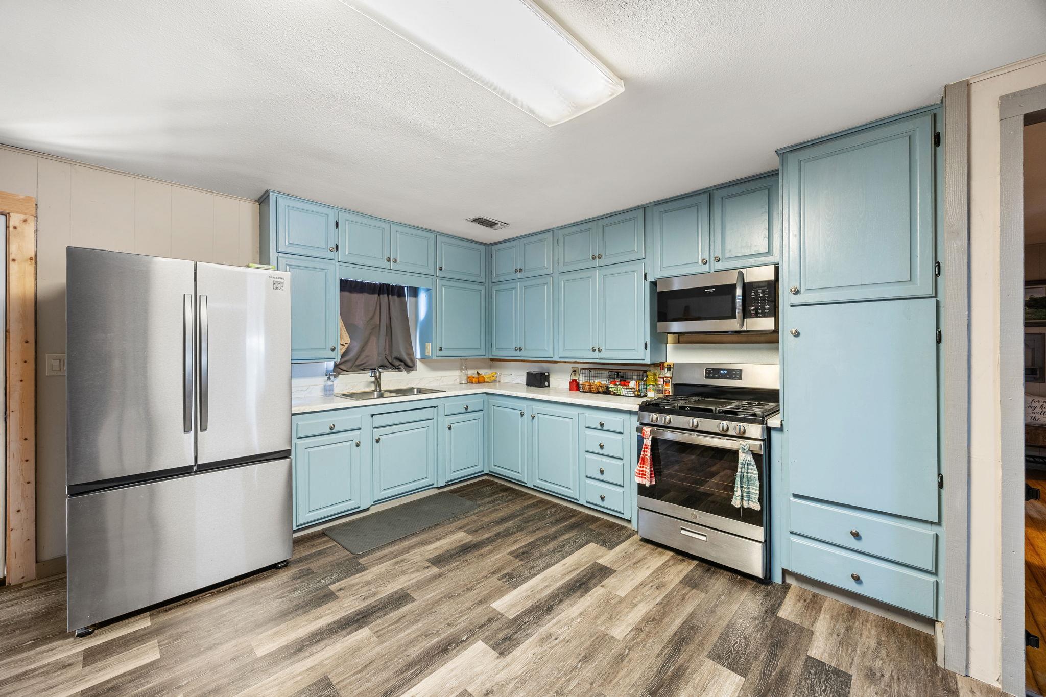 200 College Ave, Florence, TX 76527