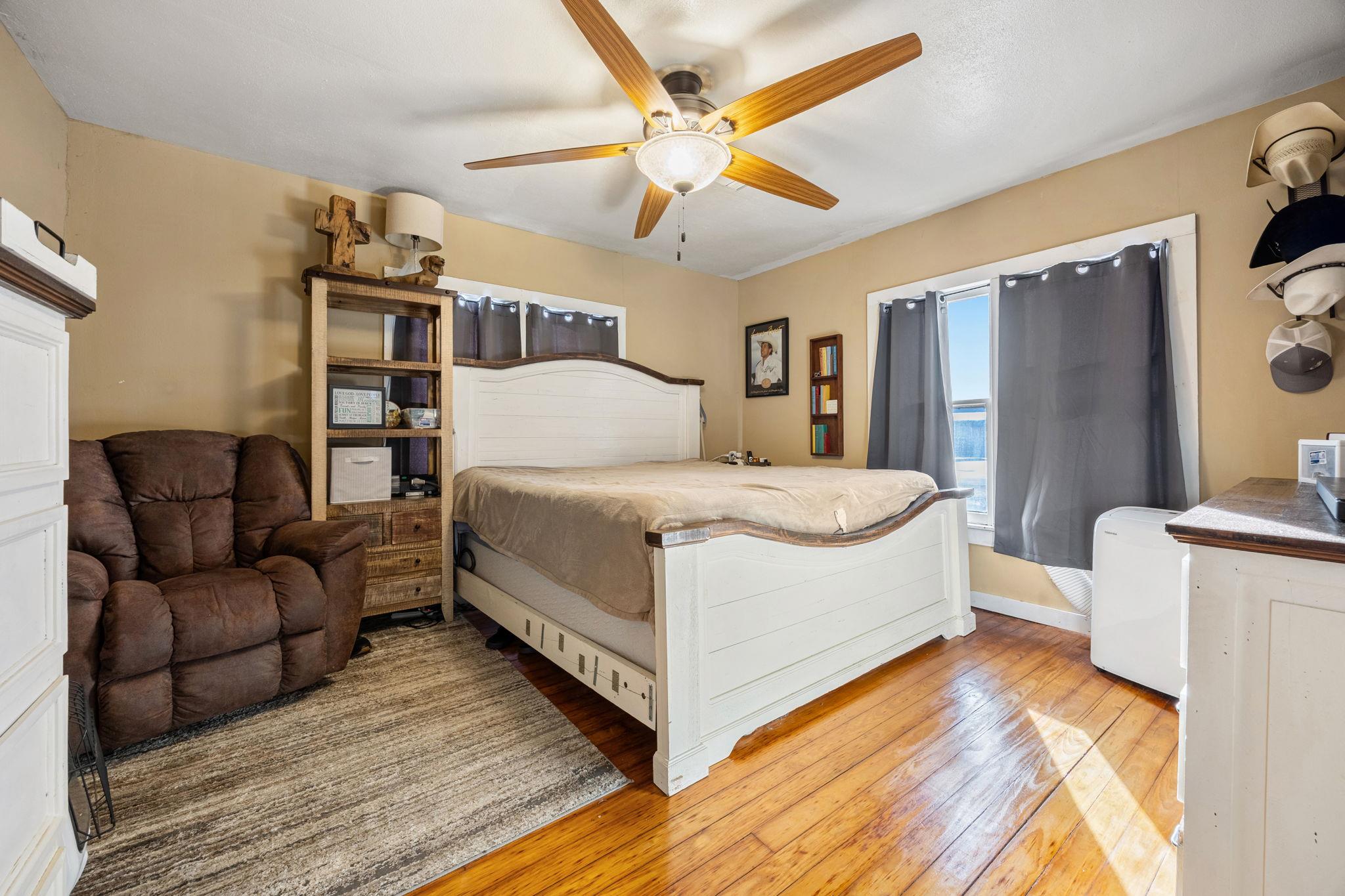 200 College Ave, Florence, TX 76527