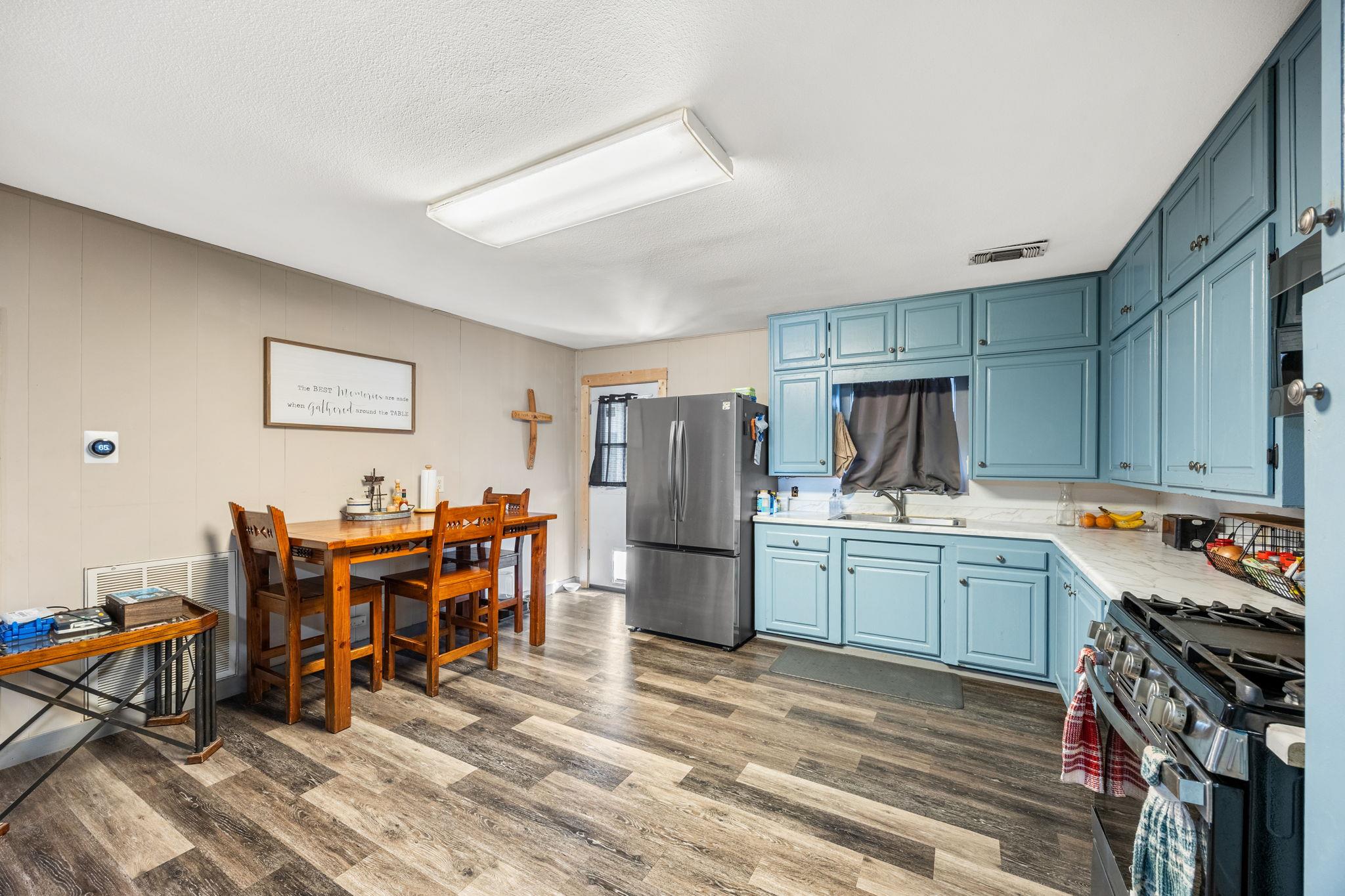 200 College Ave, Florence, TX 76527