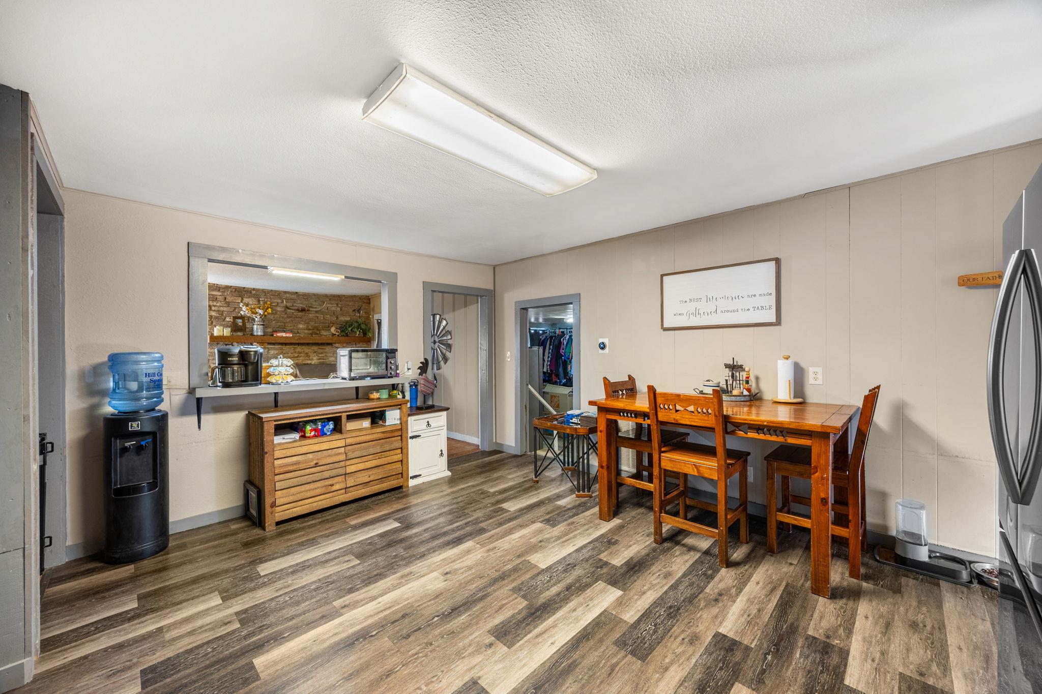 200 College Ave, Florence, TX 76527