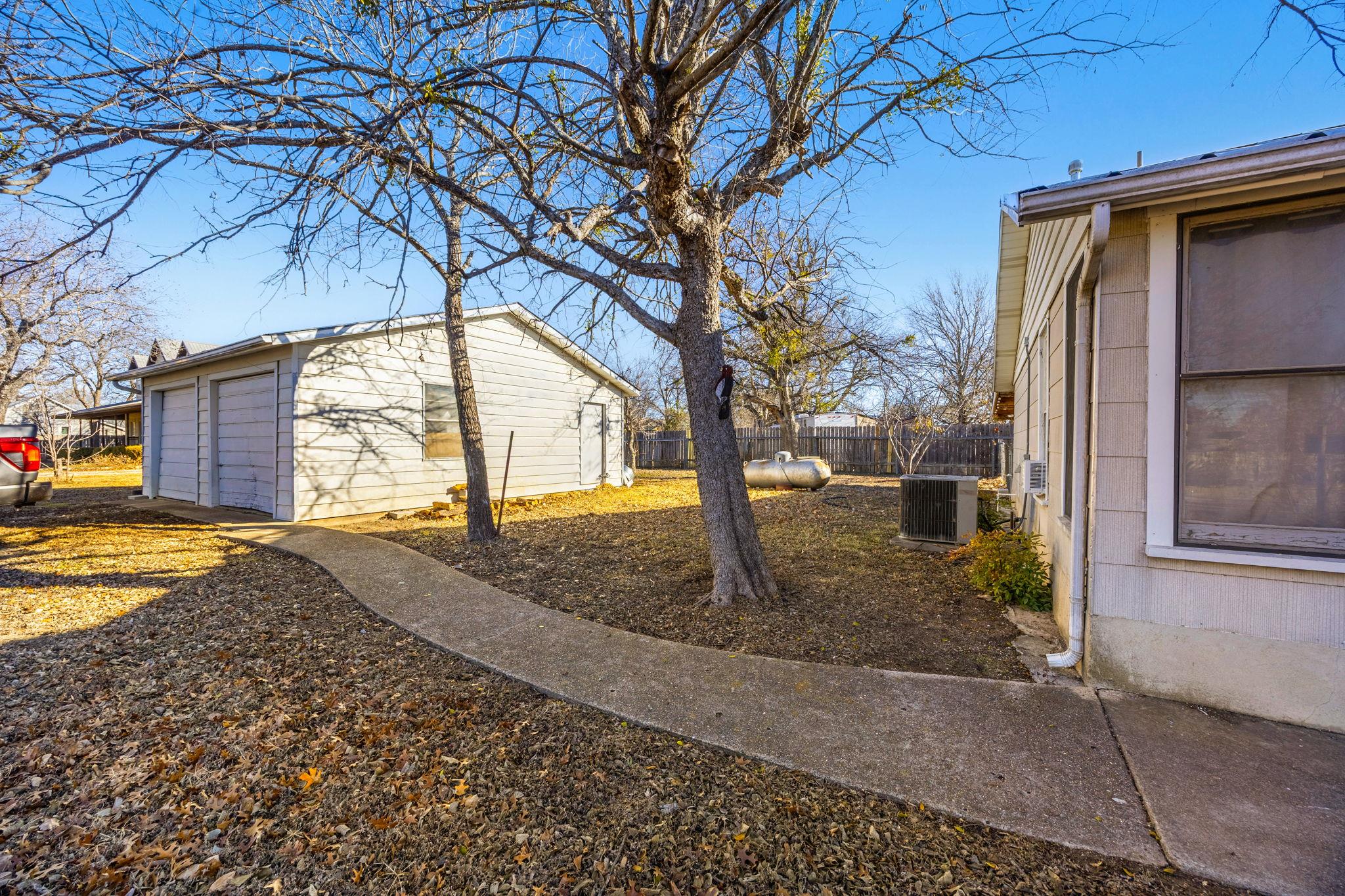 200 College Ave, Florence, TX 76527