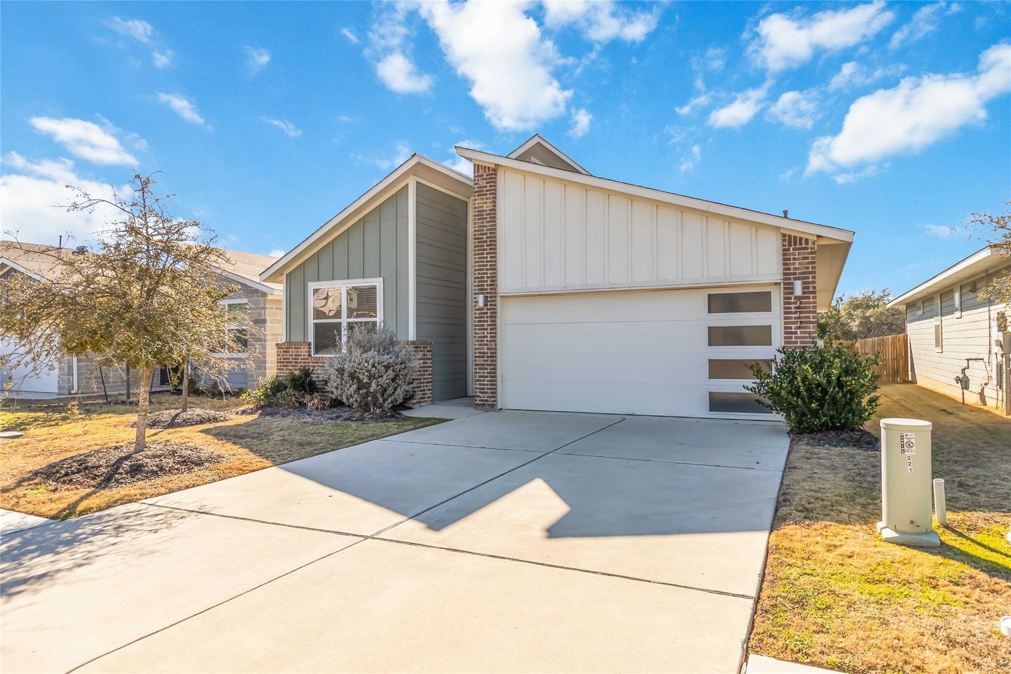 217 Deserti Rd, Leander, TX 78641