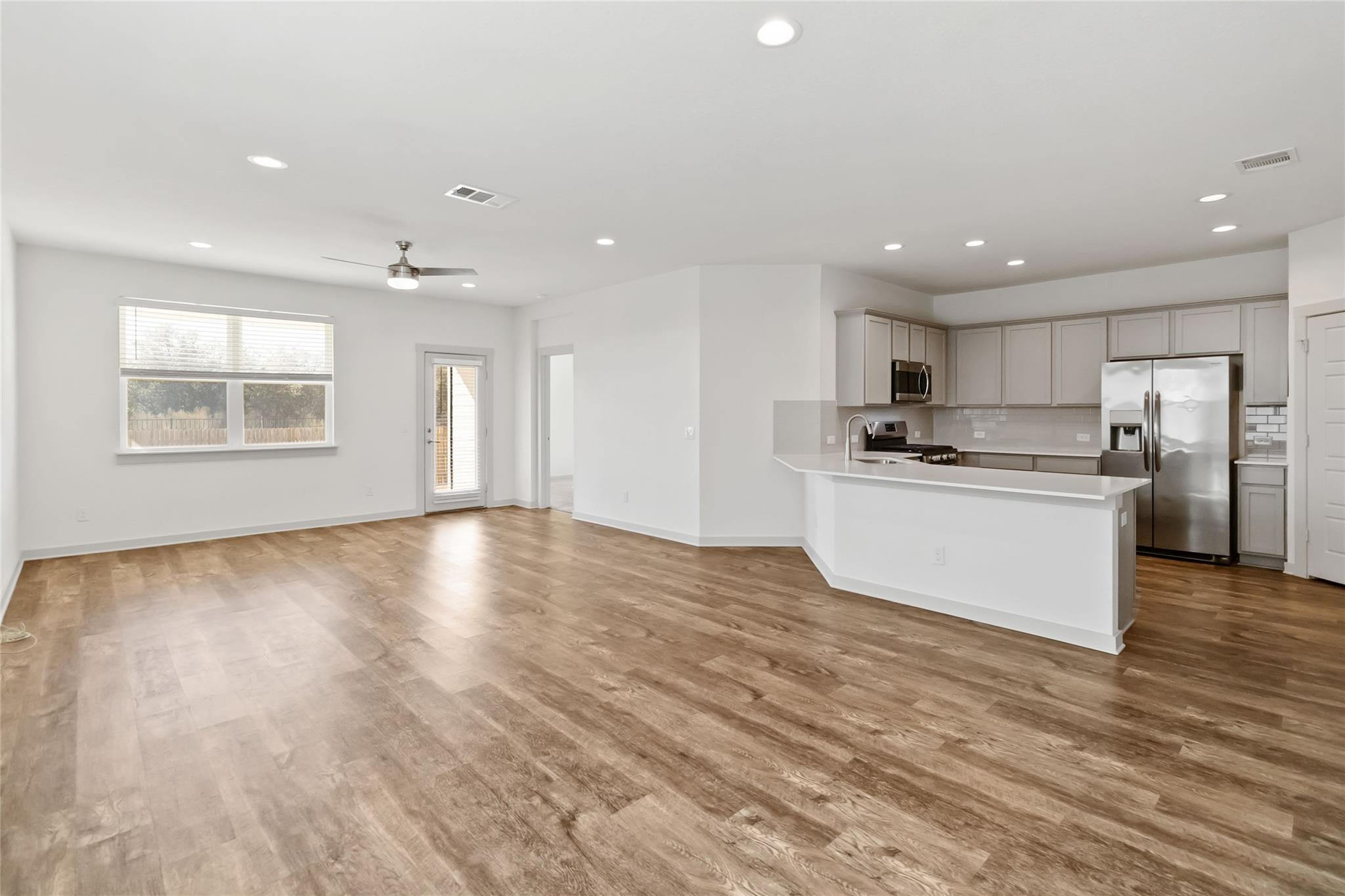 217 Deserti Rd, Leander, TX 78641