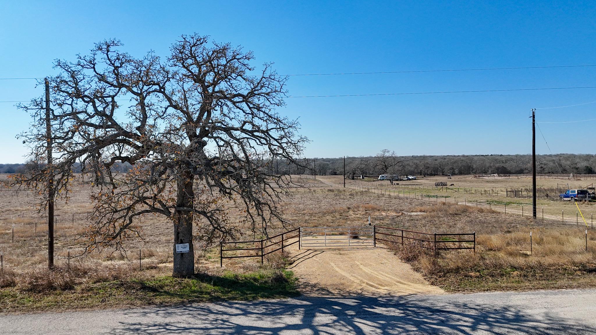 8150 Old Colony Line Rd, Dale, TX 78616