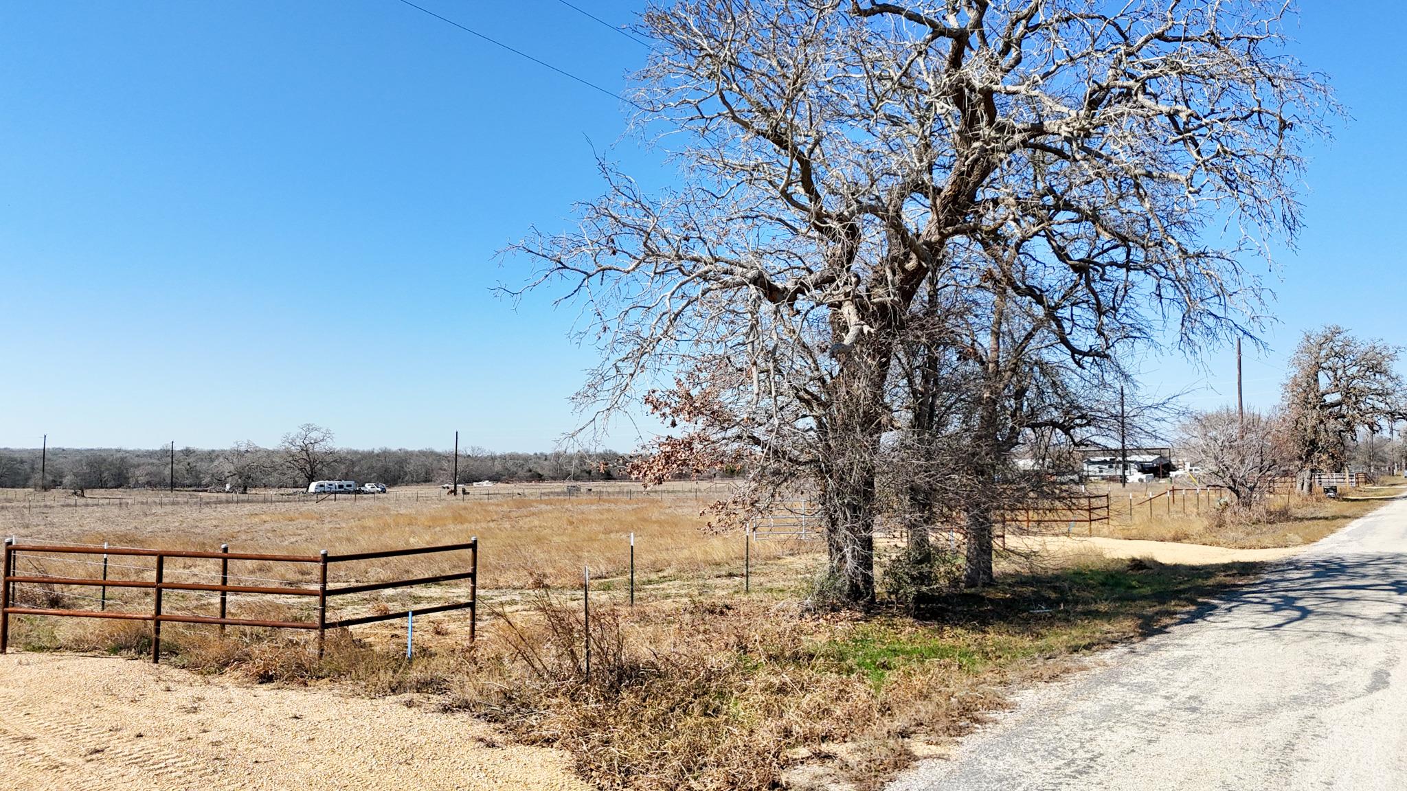 8200 Old Colony Line Rd, Dale, TX 78616