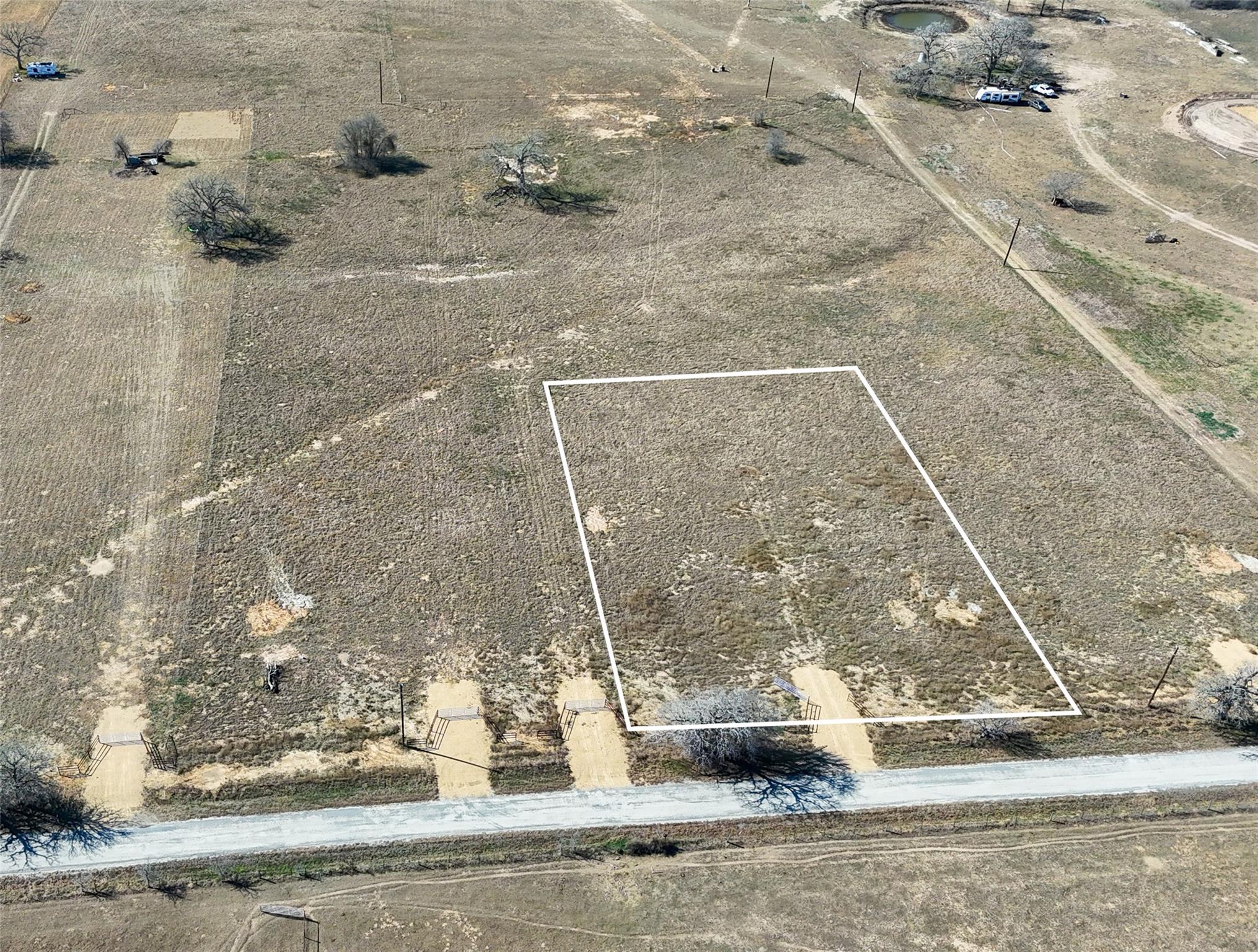 8200 Old Colony Line Rd, Dale, TX 78616