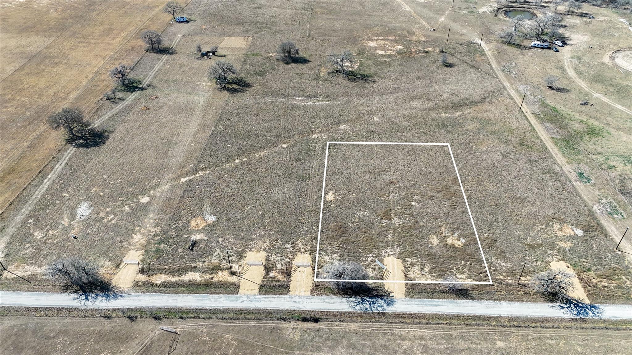 8200 Old Colony Line Rd, Dale, TX 78616