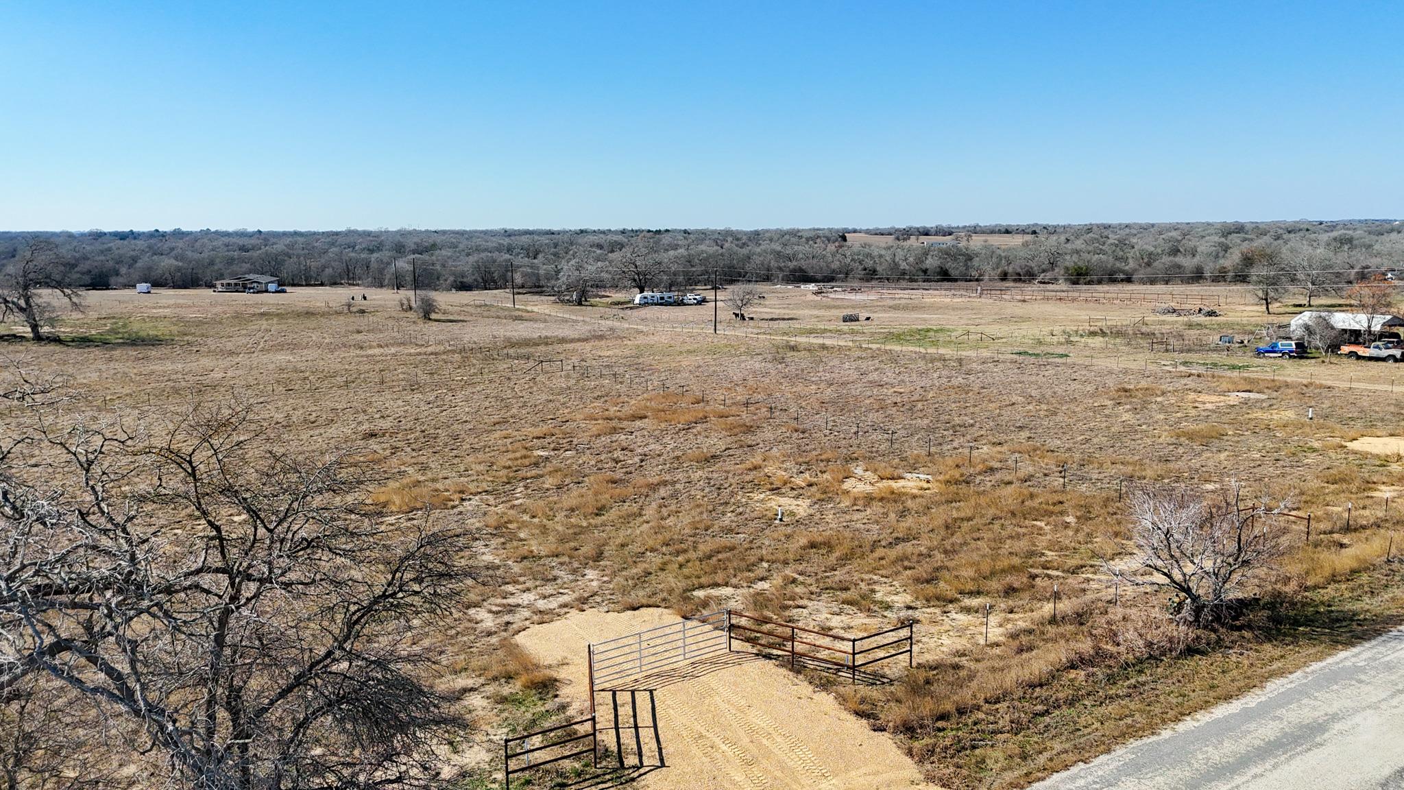 8200 Old Colony Line Rd, Dale, TX 78616