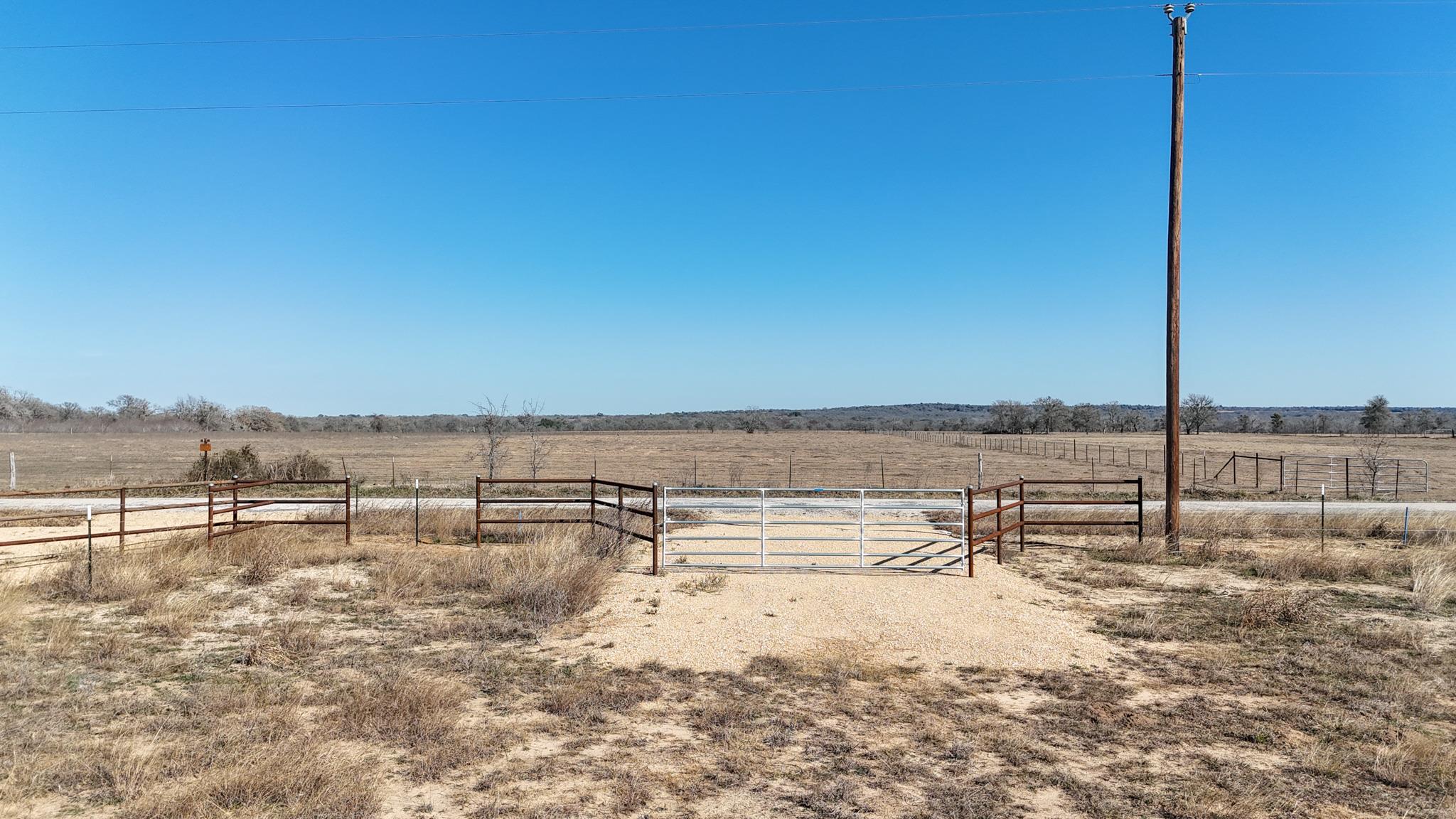 8200 Old Colony Line Rd, Dale, TX 78616