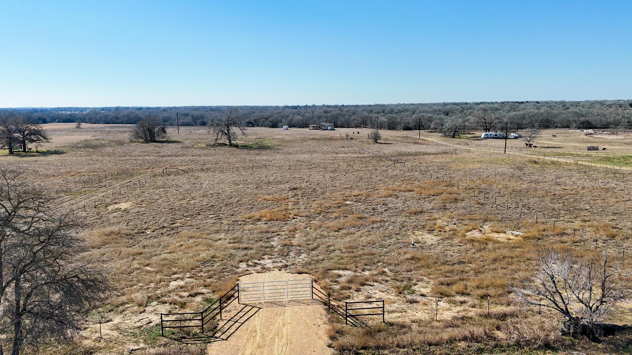 8200 Old Colony Line Rd, Dale, TX 78616