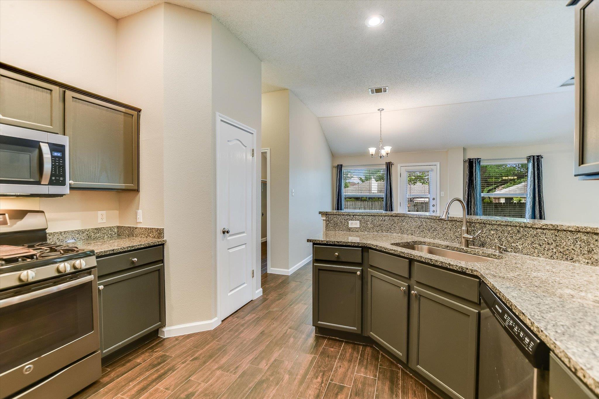 1303 Crossvine Way, Pflugerville, TX 78660