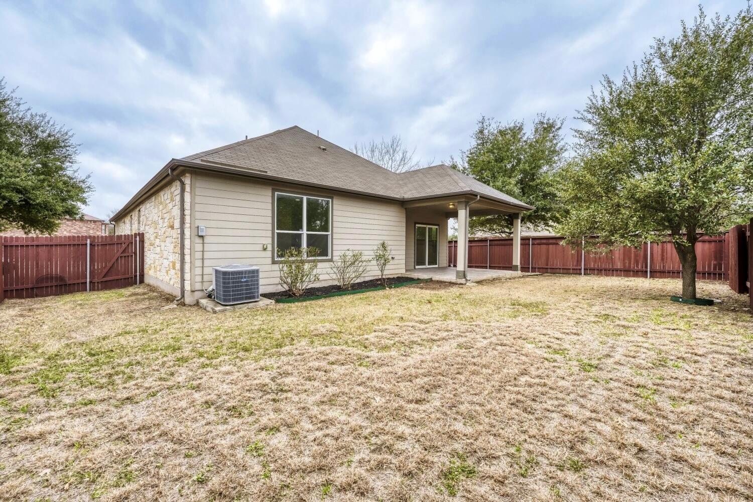 1100 Hyde Park Dr, Round Rock, TX 78665