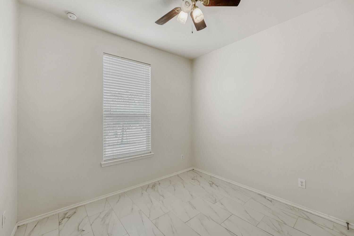 1100 Hyde Park Dr, Round Rock, TX 78665