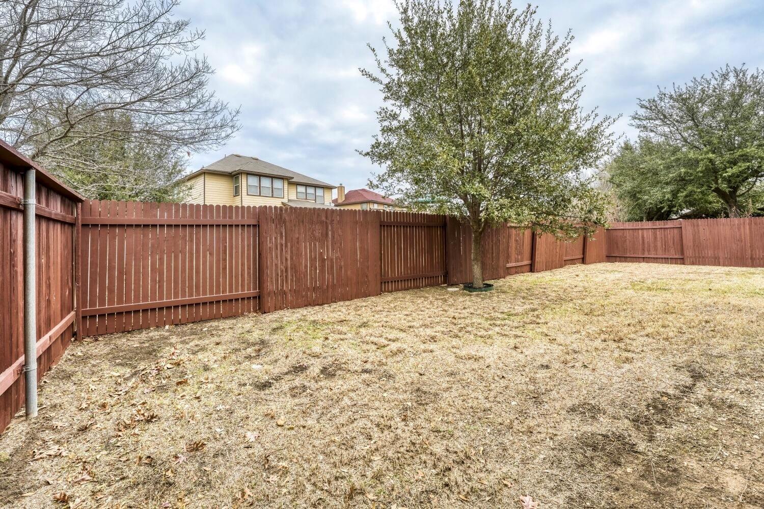 1100 Hyde Park Dr, Round Rock, TX 78665