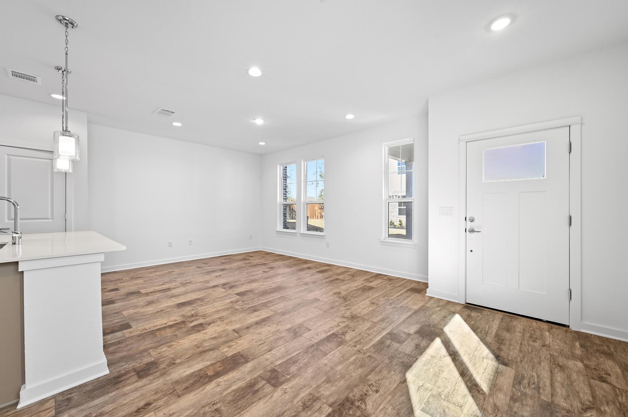 462 Orleanian Dr # B, Buda, TX 78610