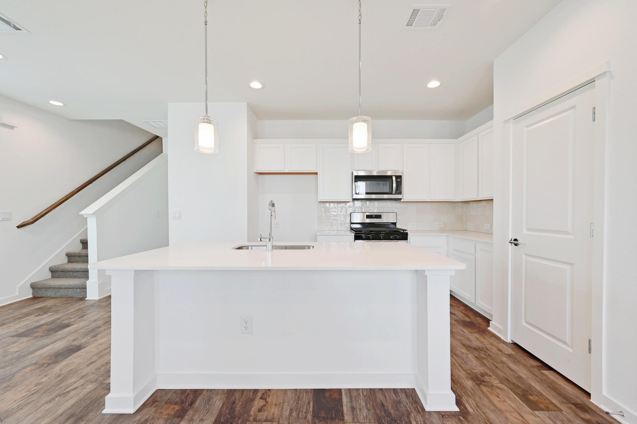 462 Orleanian Dr # B, Buda, TX 78610
