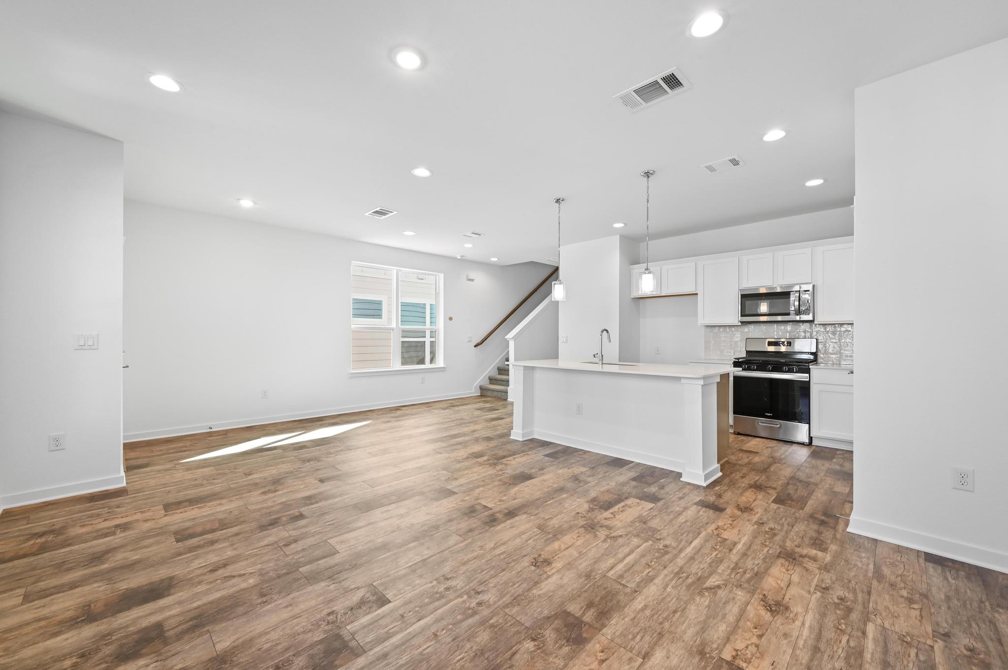 462 Orleanian Dr # B, Buda, TX 78610
