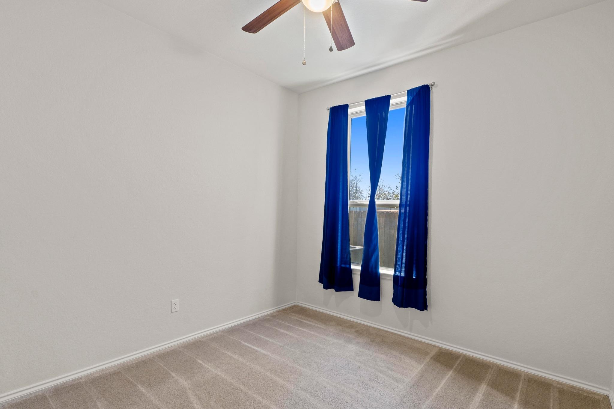 329 La Dera Dr, Liberty Hill, TX 78642