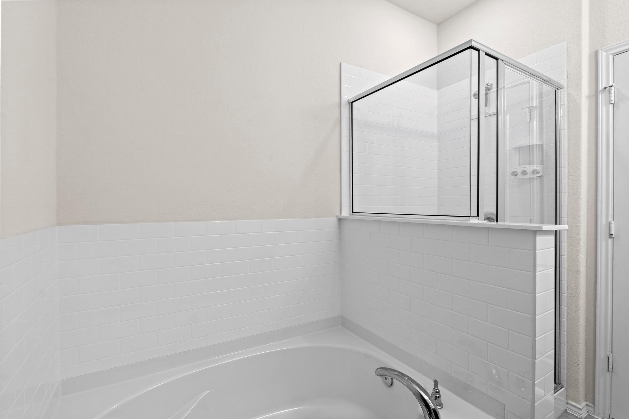 329 La Dera Dr, Liberty Hill, TX 78642