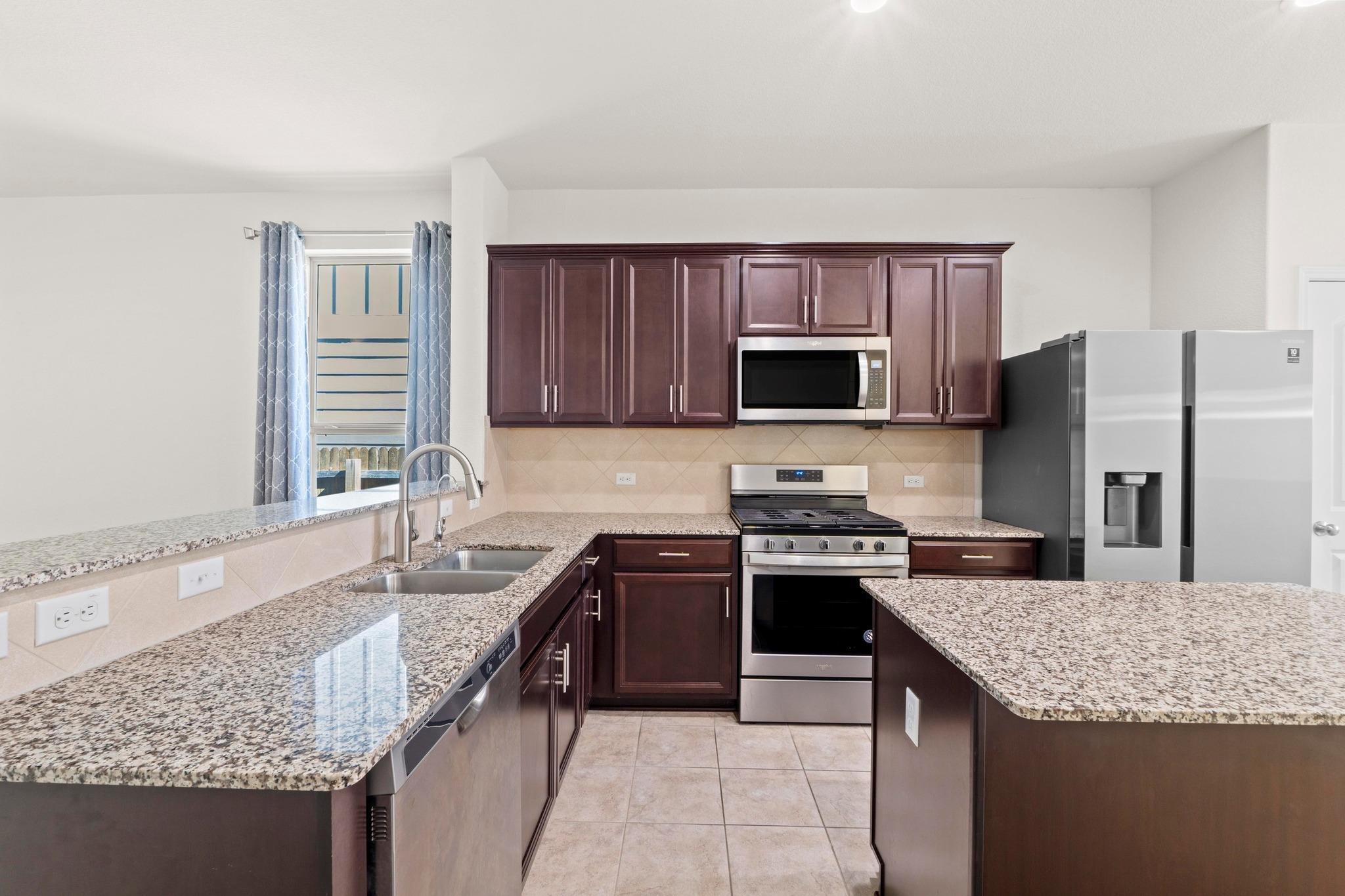 329 La Dera Dr, Liberty Hill, TX 78642