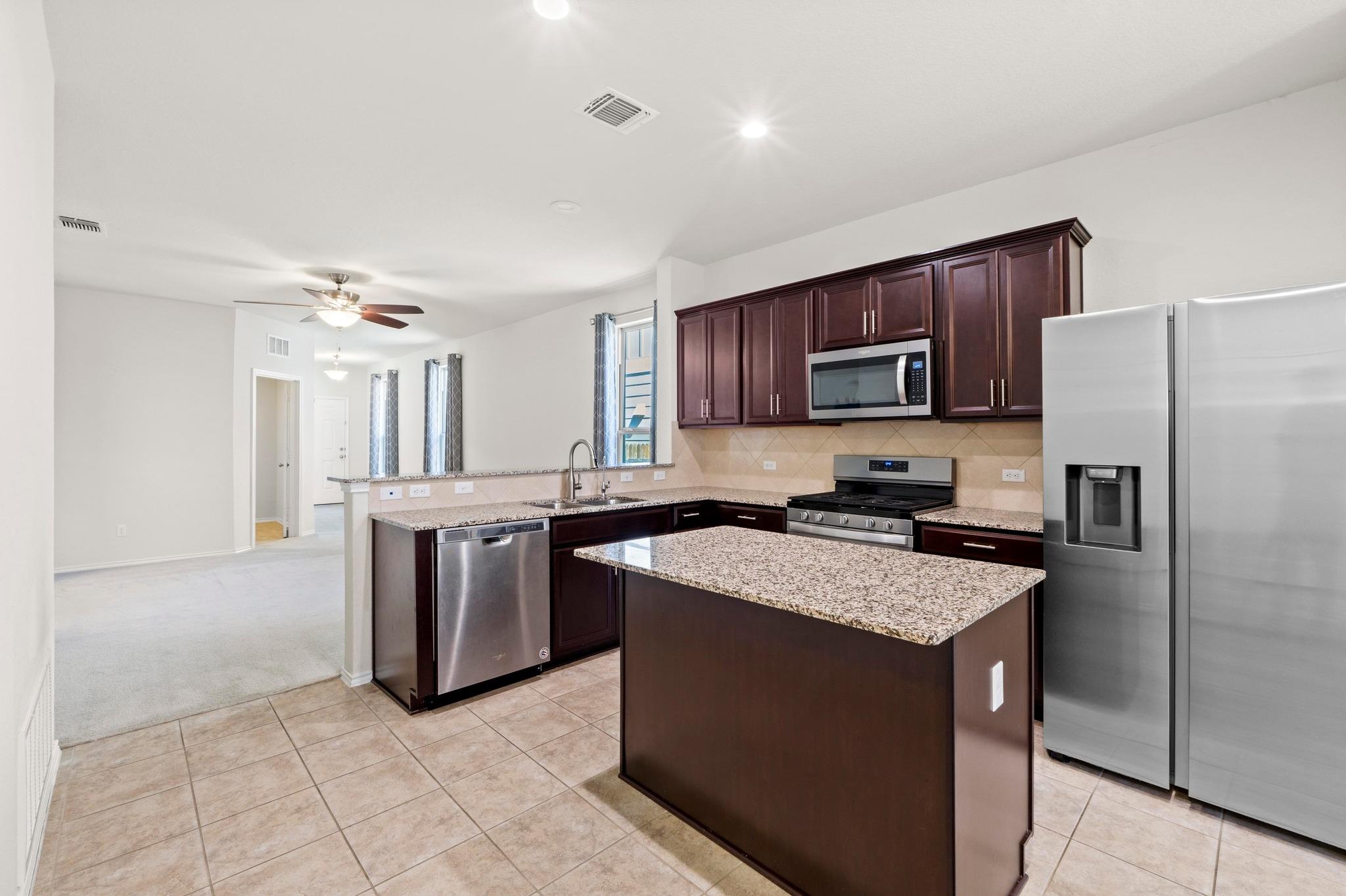 329 La Dera Dr, Liberty Hill, TX 78642