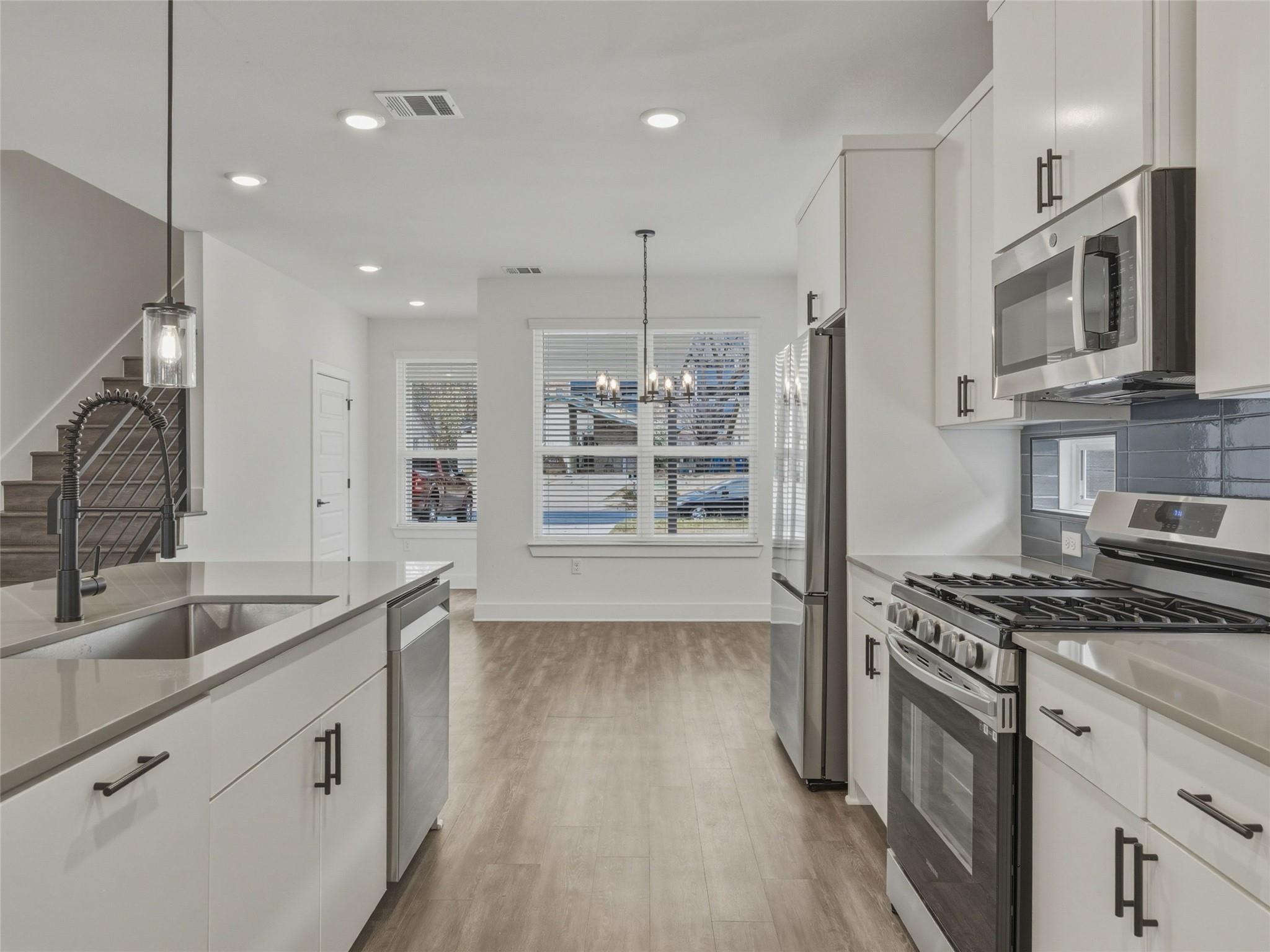 2009 Iroquois Ln, Austin, TX 78741