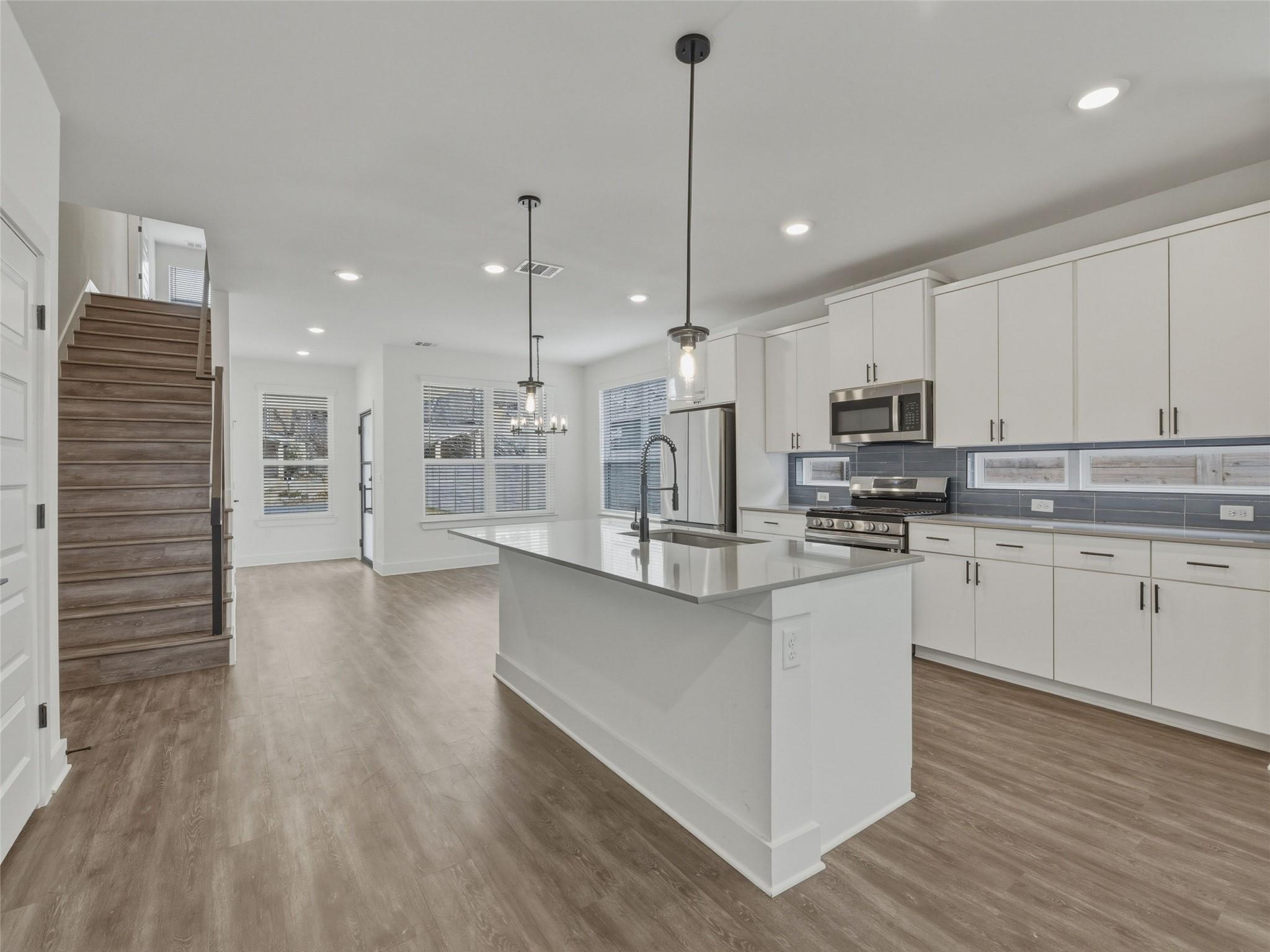 2009 Iroquois Ln, Austin, TX 78741