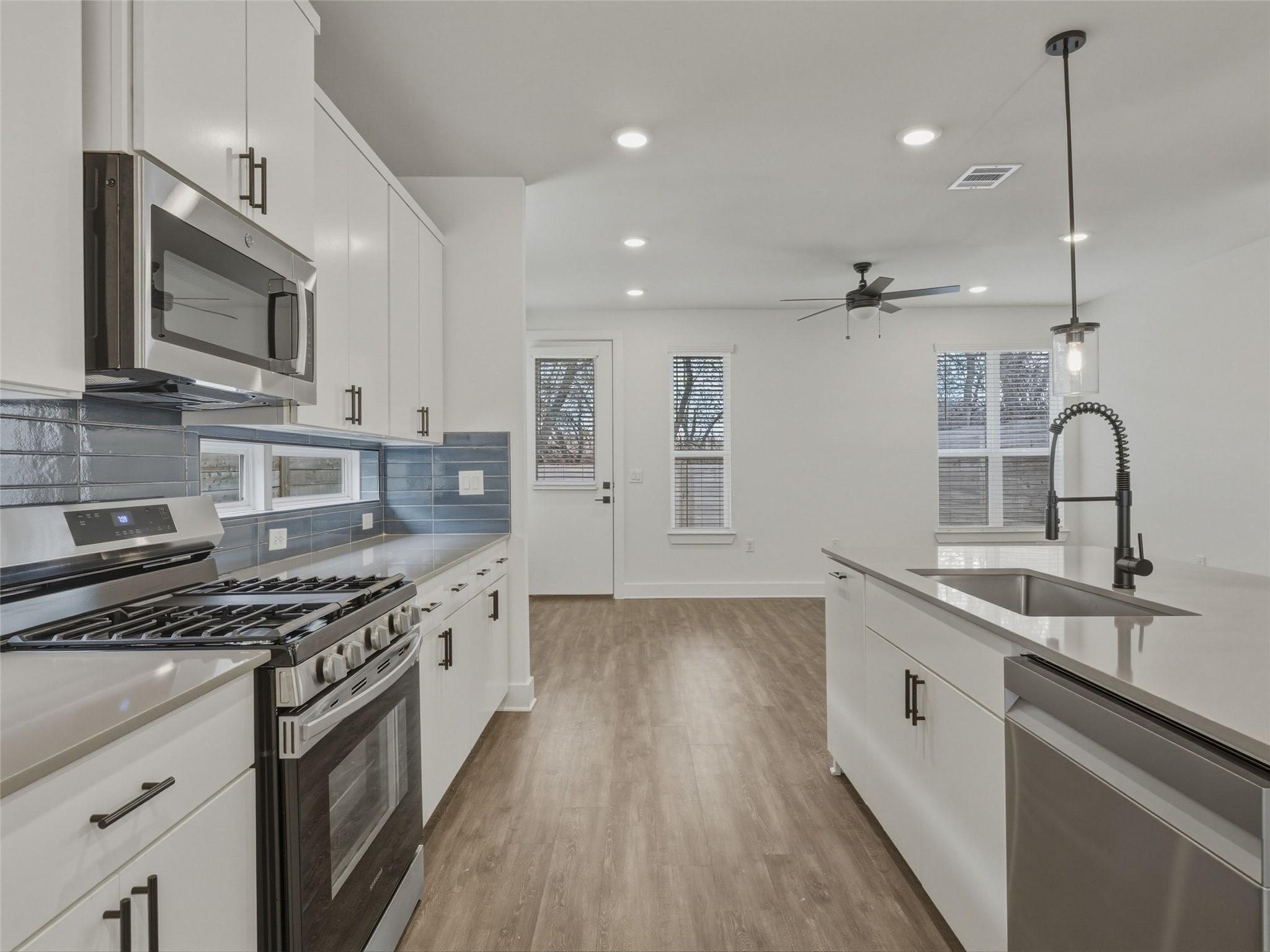 2009 Iroquois Ln, Austin, TX 78741