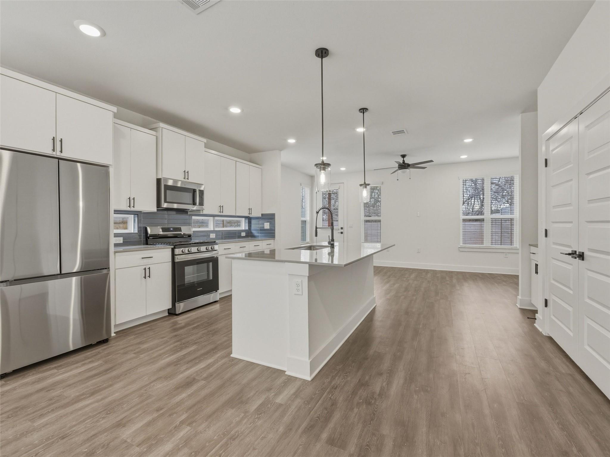 2009 Iroquois Ln, Austin, TX 78741