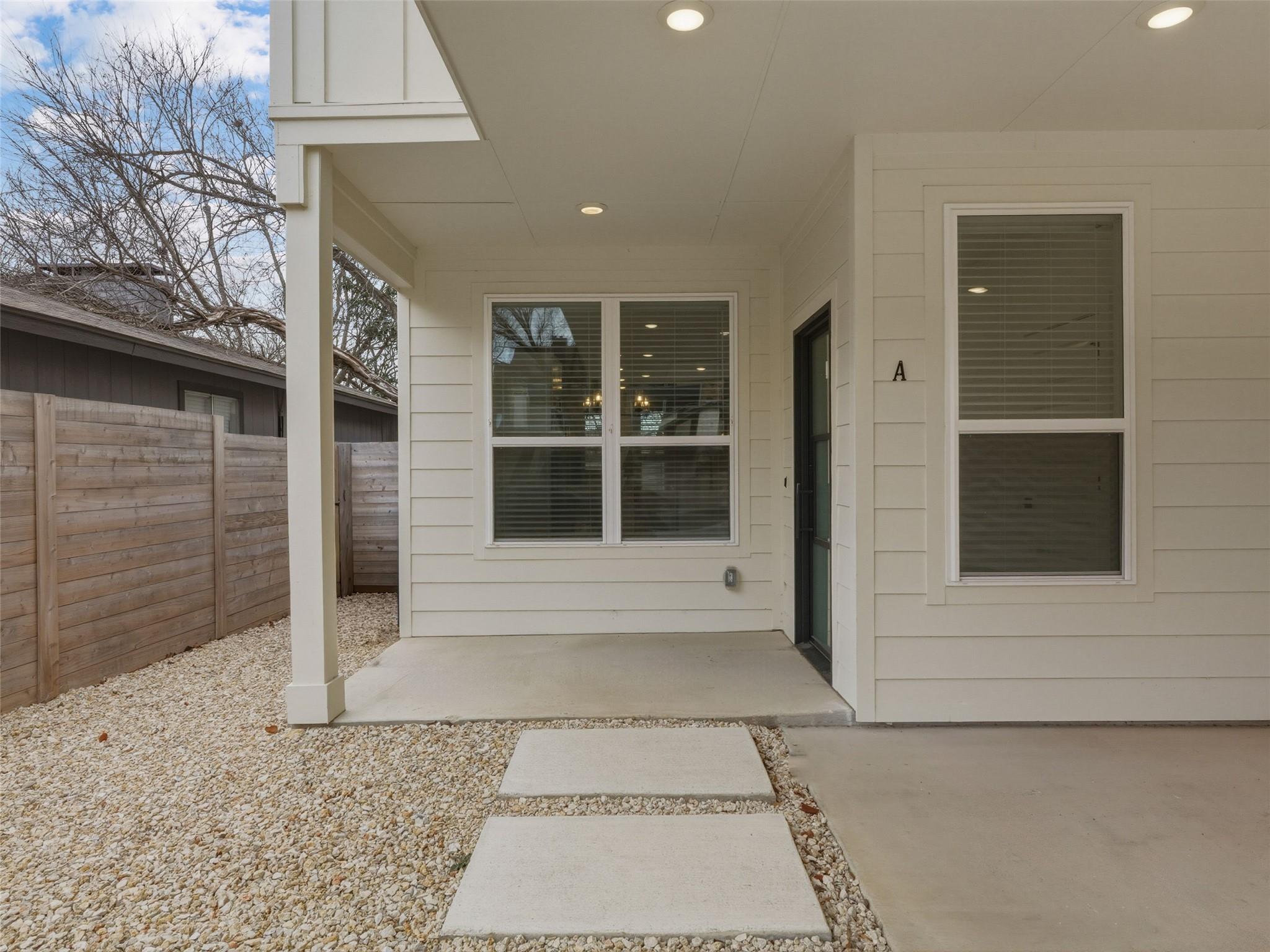 2009 Iroquois Ln, Austin, TX 78741