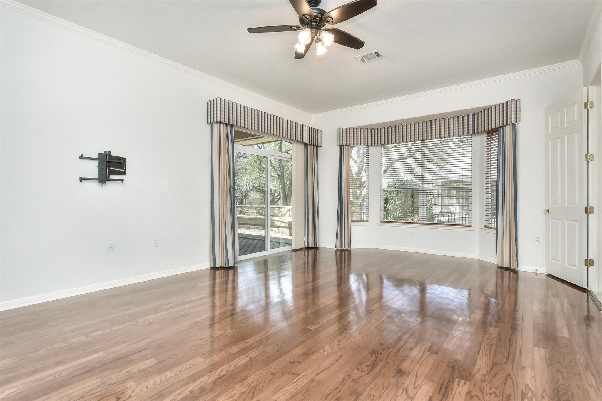 106 Longhorn Trl, Georgetown, TX 78633