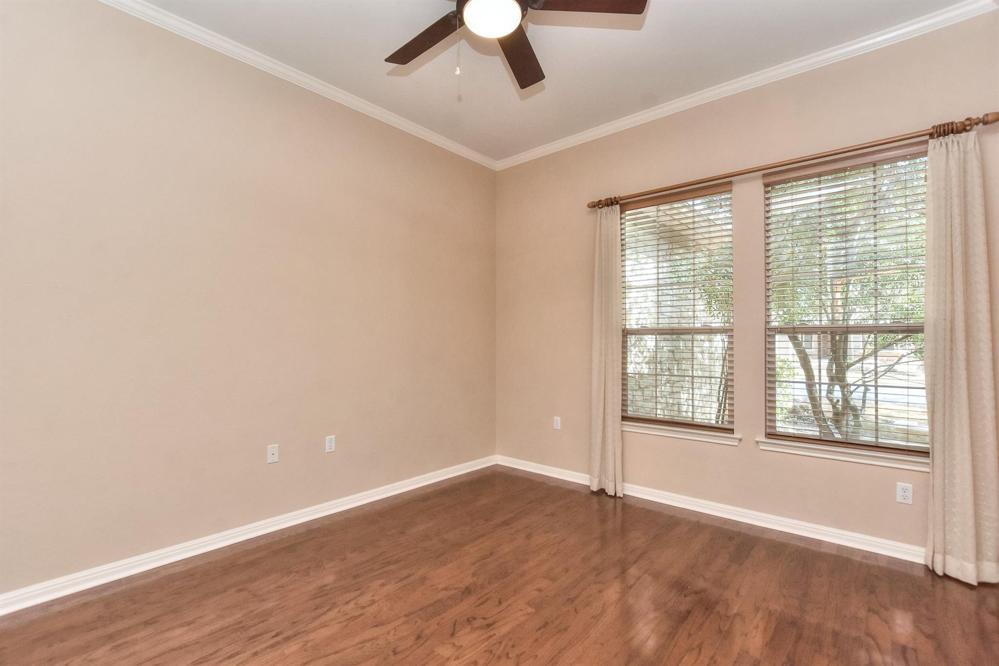 106 Longhorn Trl, Georgetown, TX 78633