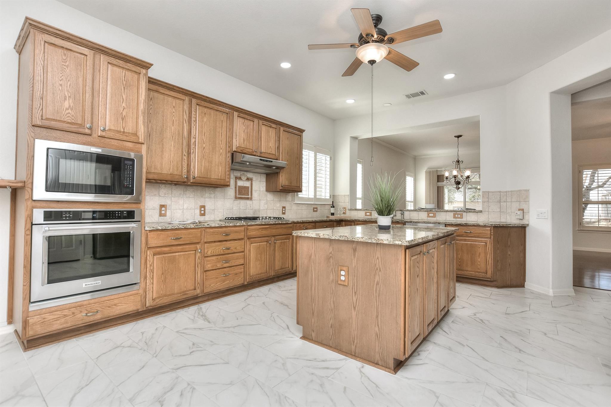 106 Longhorn Trl, Georgetown, TX 78633