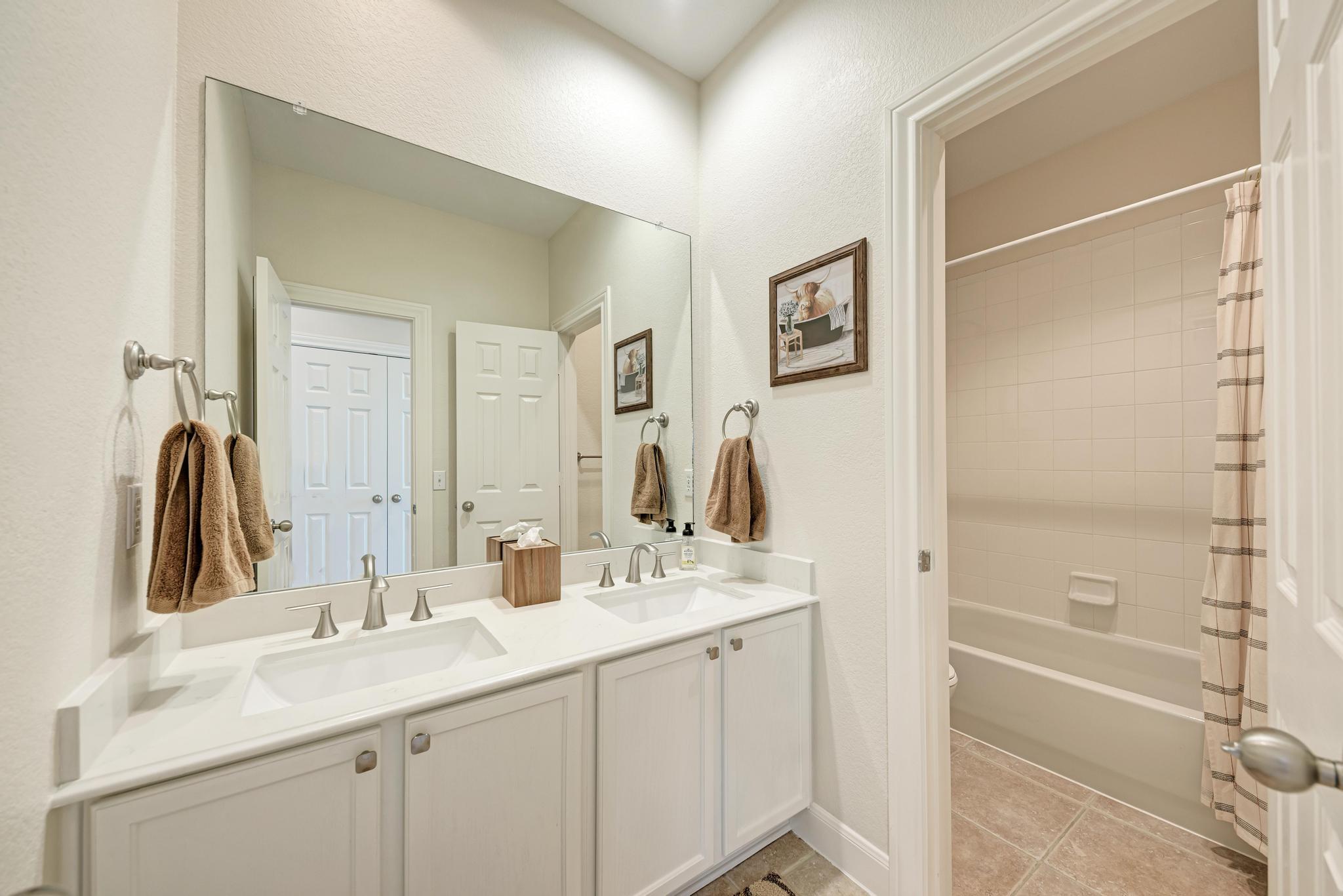 8233 Phantom Canyon Dr, Austin, TX 78726