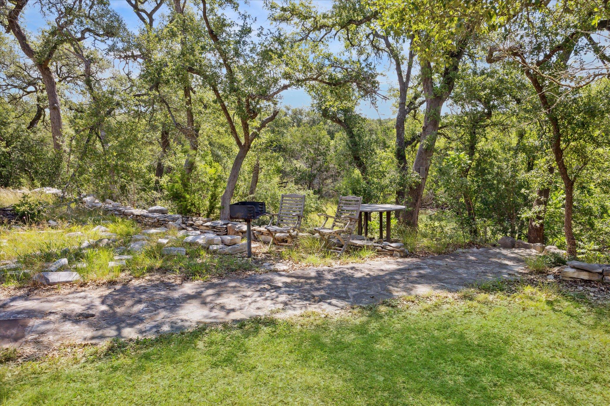 301 Sundance Trl, Dripping Springs, TX 78620