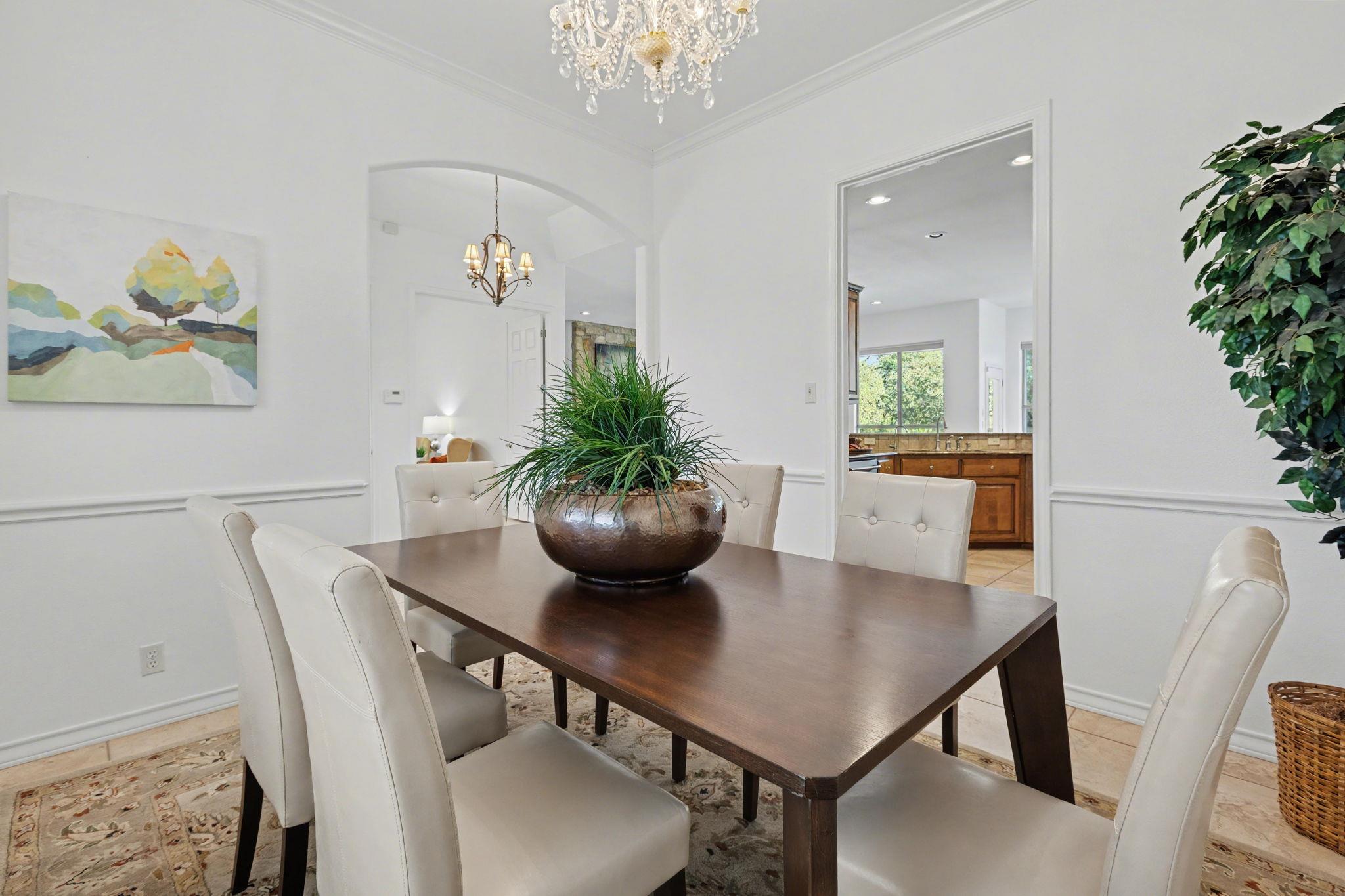 301 Sundance Trl, Dripping Springs, TX 78620