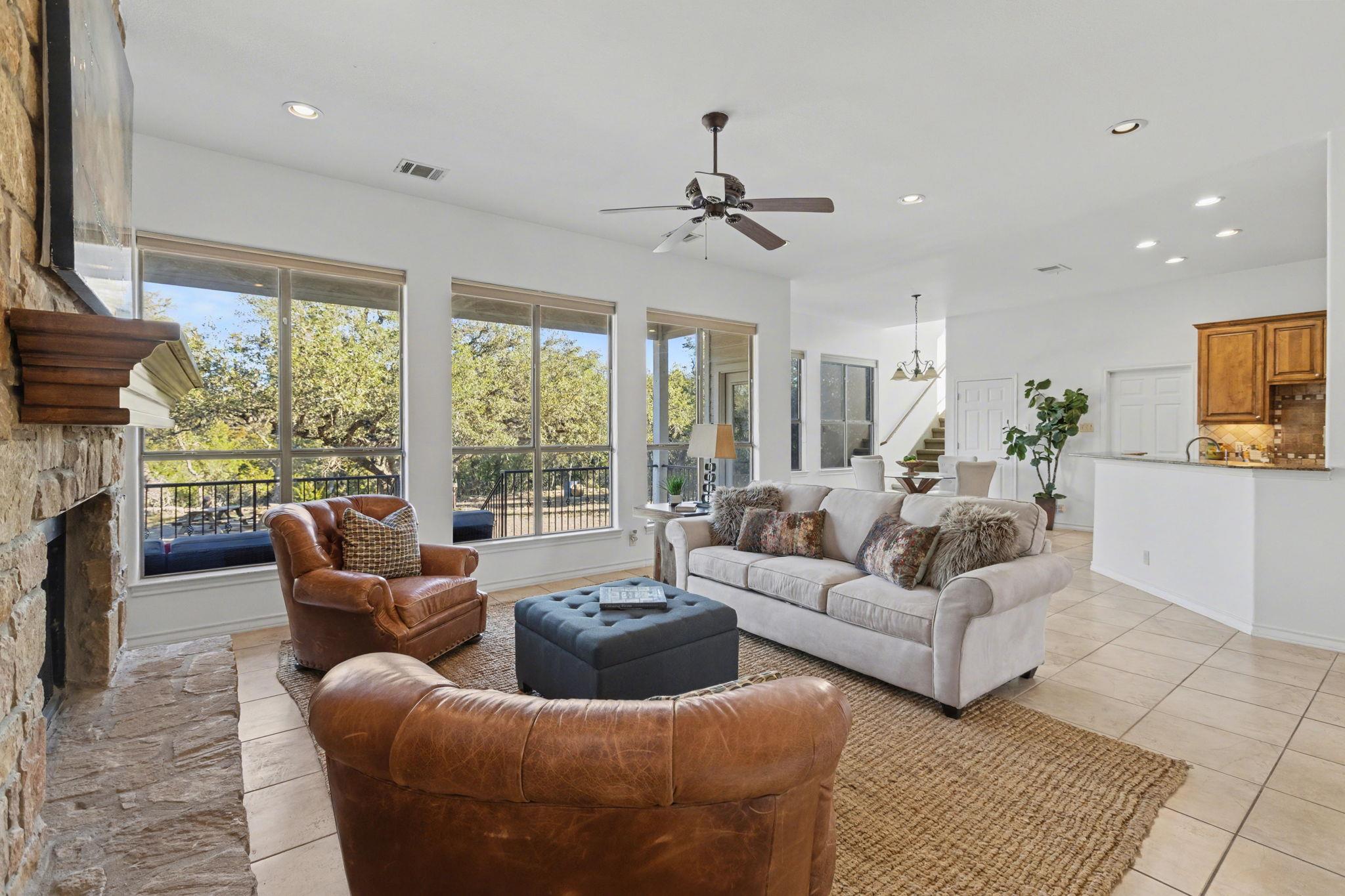 301 Sundance Trl, Dripping Springs, TX 78620