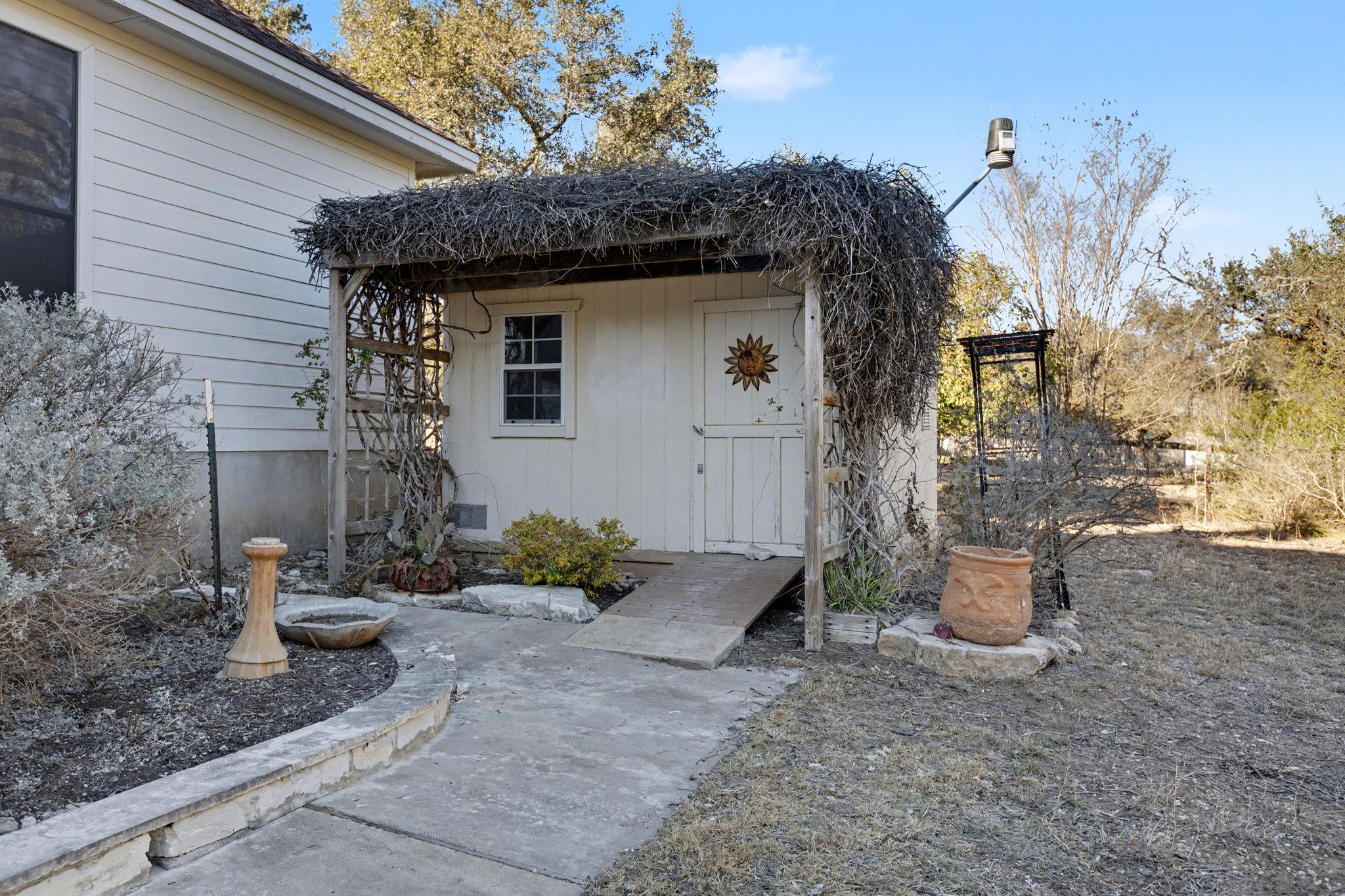 301 Sundance Trl, Dripping Springs, TX 78620