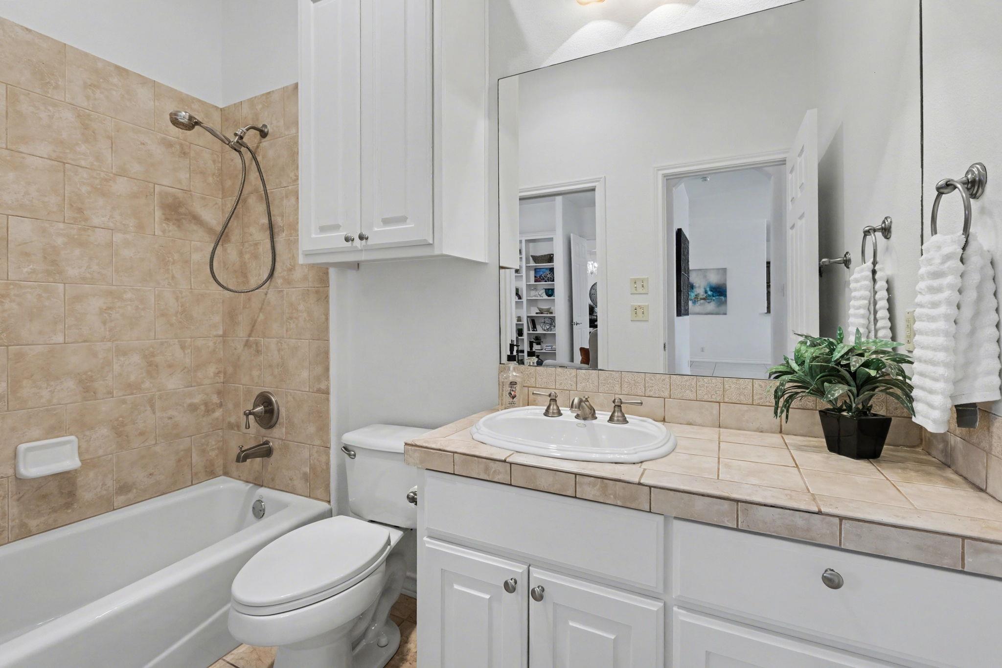 301 Sundance Trl, Dripping Springs, TX 78620